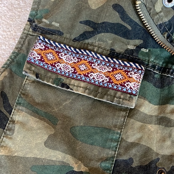 CAMO VEST - Picture 3 of 5